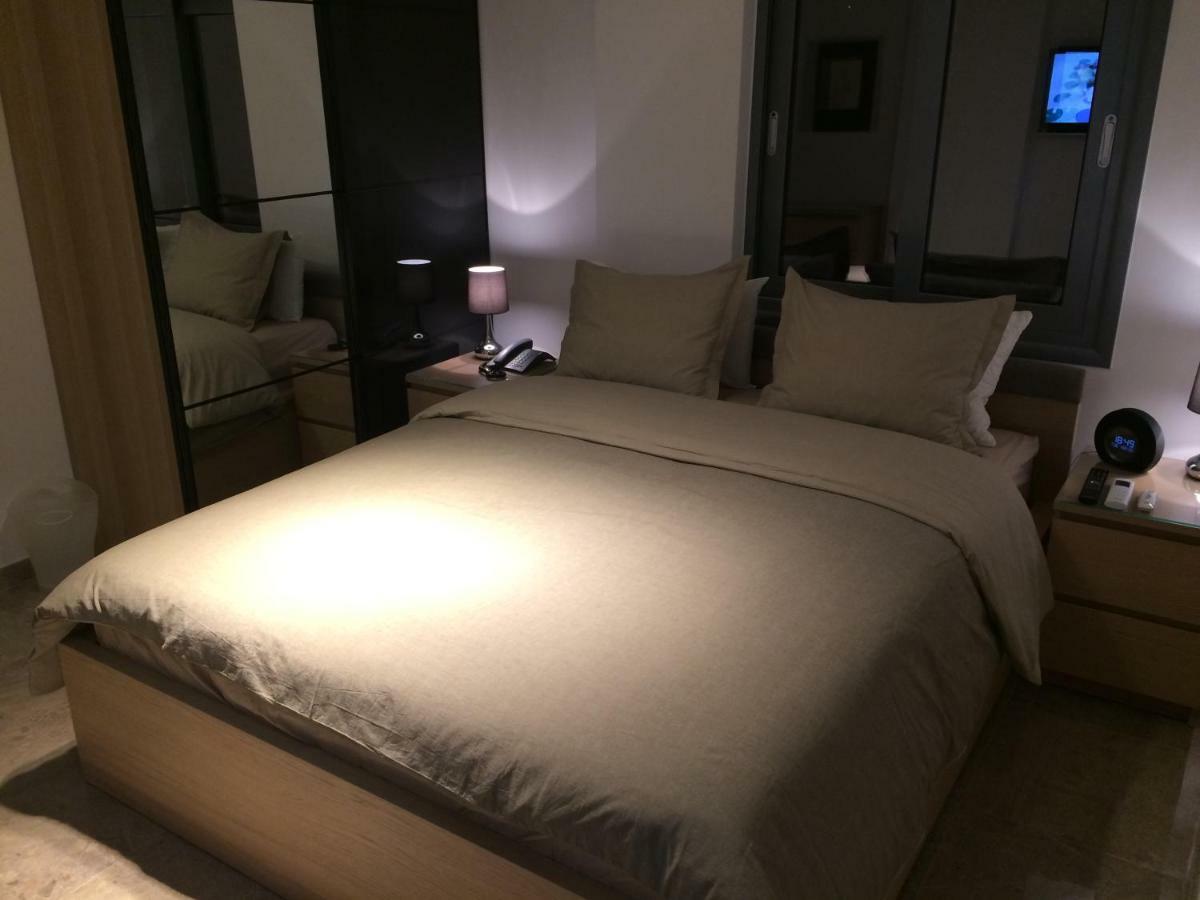 Kennedy Deluxe Suites Nicosia Esterno foto