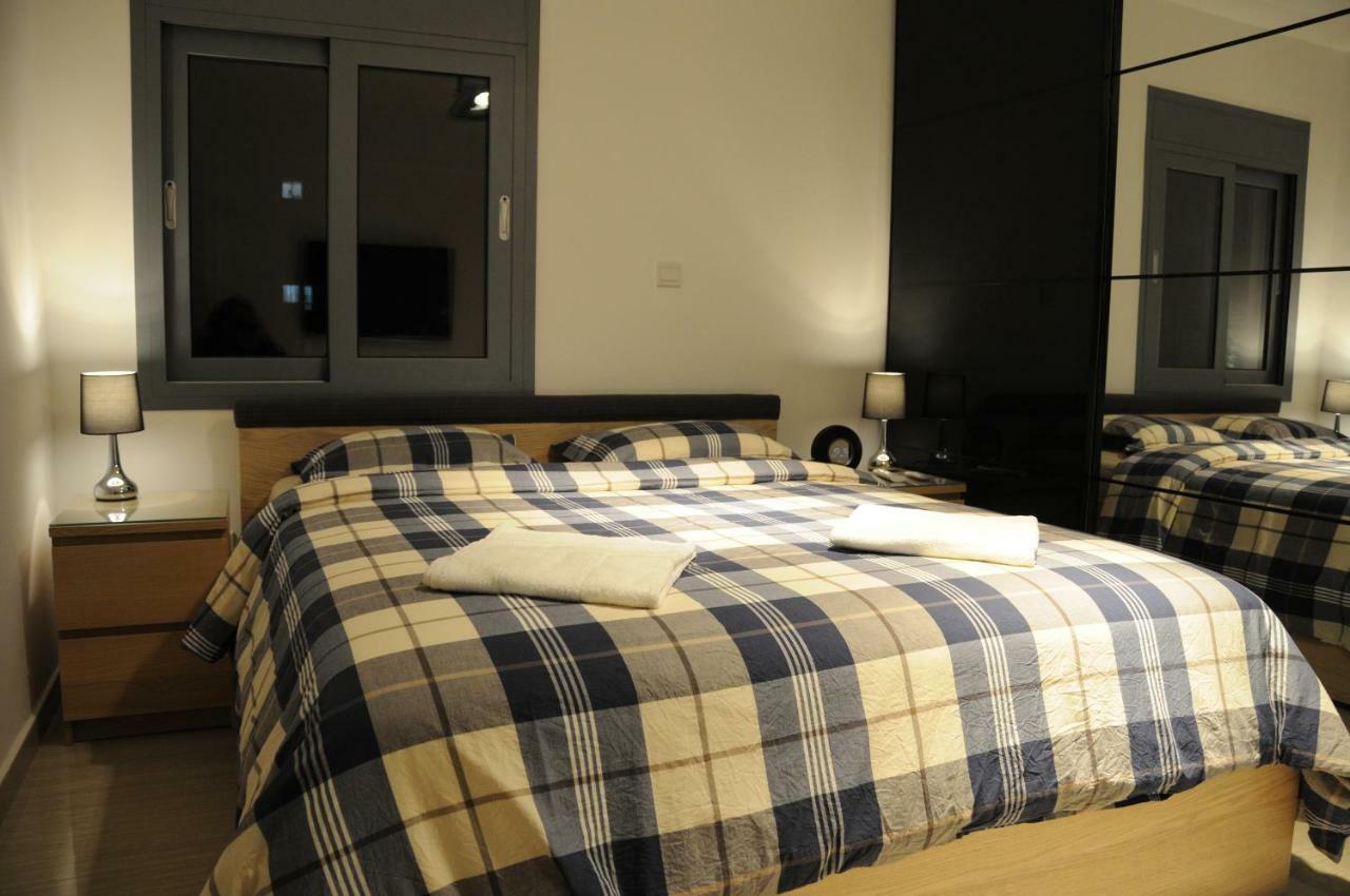 Kennedy Deluxe Suites Nicosia Esterno foto